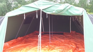 bedden verhuur. 8 personen per tent, stapelbed.