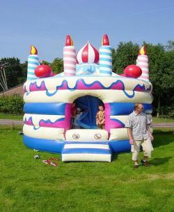 Luchtkussen taart € 120,-