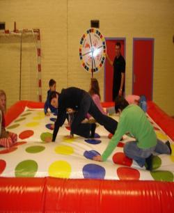 Twister € 125,-